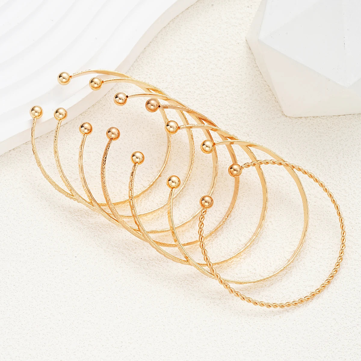 7 Pcs/Set Punk Gold Bracelets for Women Streetwear Heart Prints Metal Design Open Bangle Fashion Jewelry Gifts