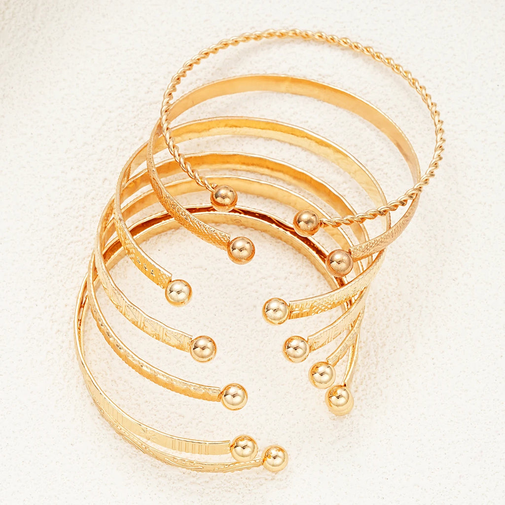 7 Pcs/Set Punk Gold Bracelets for Women Streetwear Heart Prints Metal Design Open Bangle Fashion Jewelry Gifts