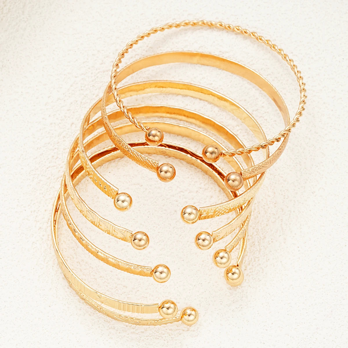 7 Pcs/Set Punk Gold Bracelets for Women Streetwear Heart Prints Metal Design Open Bangle Fashion Jewelry Gifts
